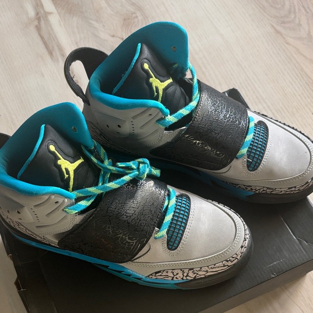 Jordan Kids Sneakers - Gray, Black, and Blue
